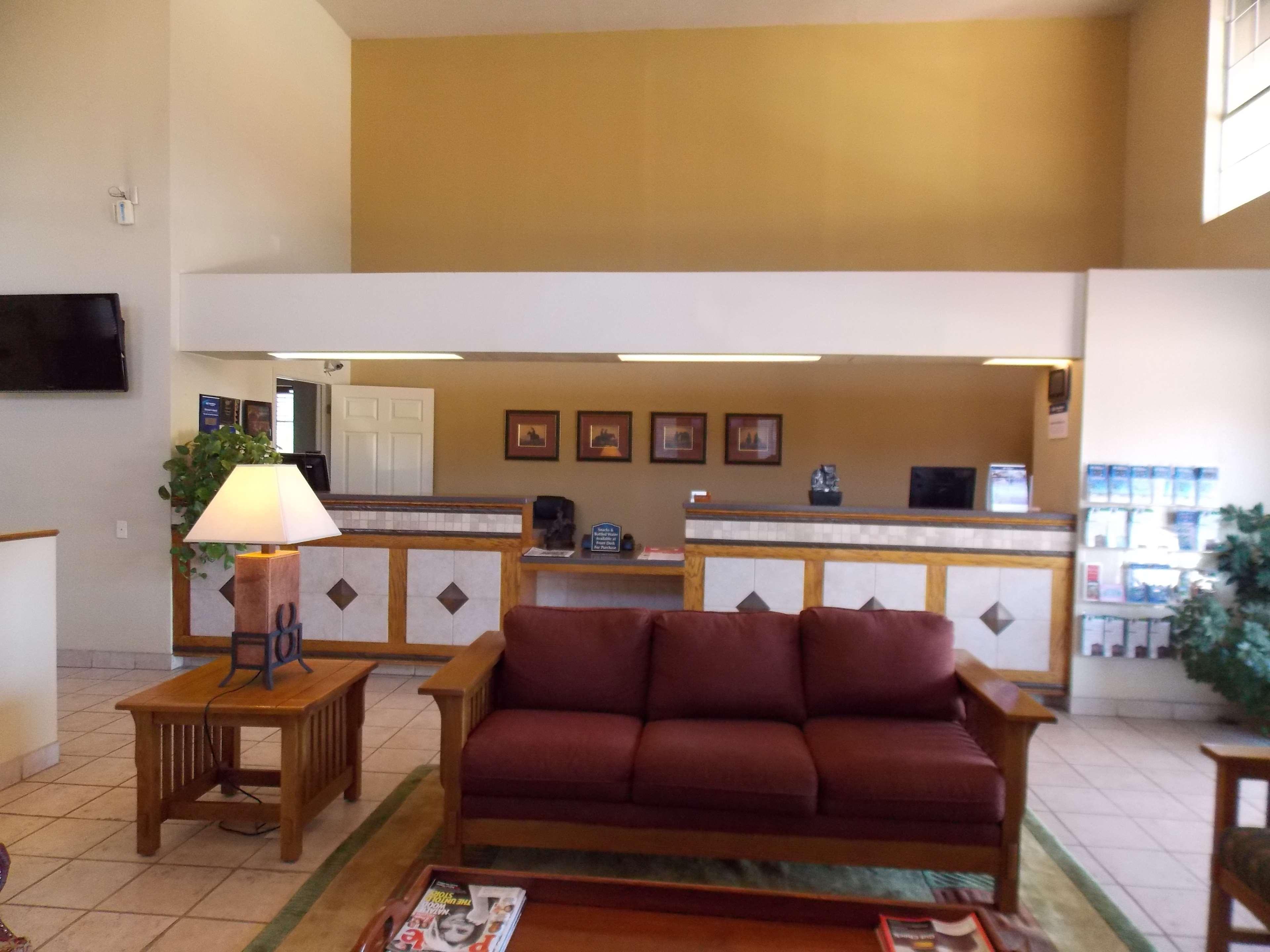 Best Western Executive Inn Hallettsville Exterior photo