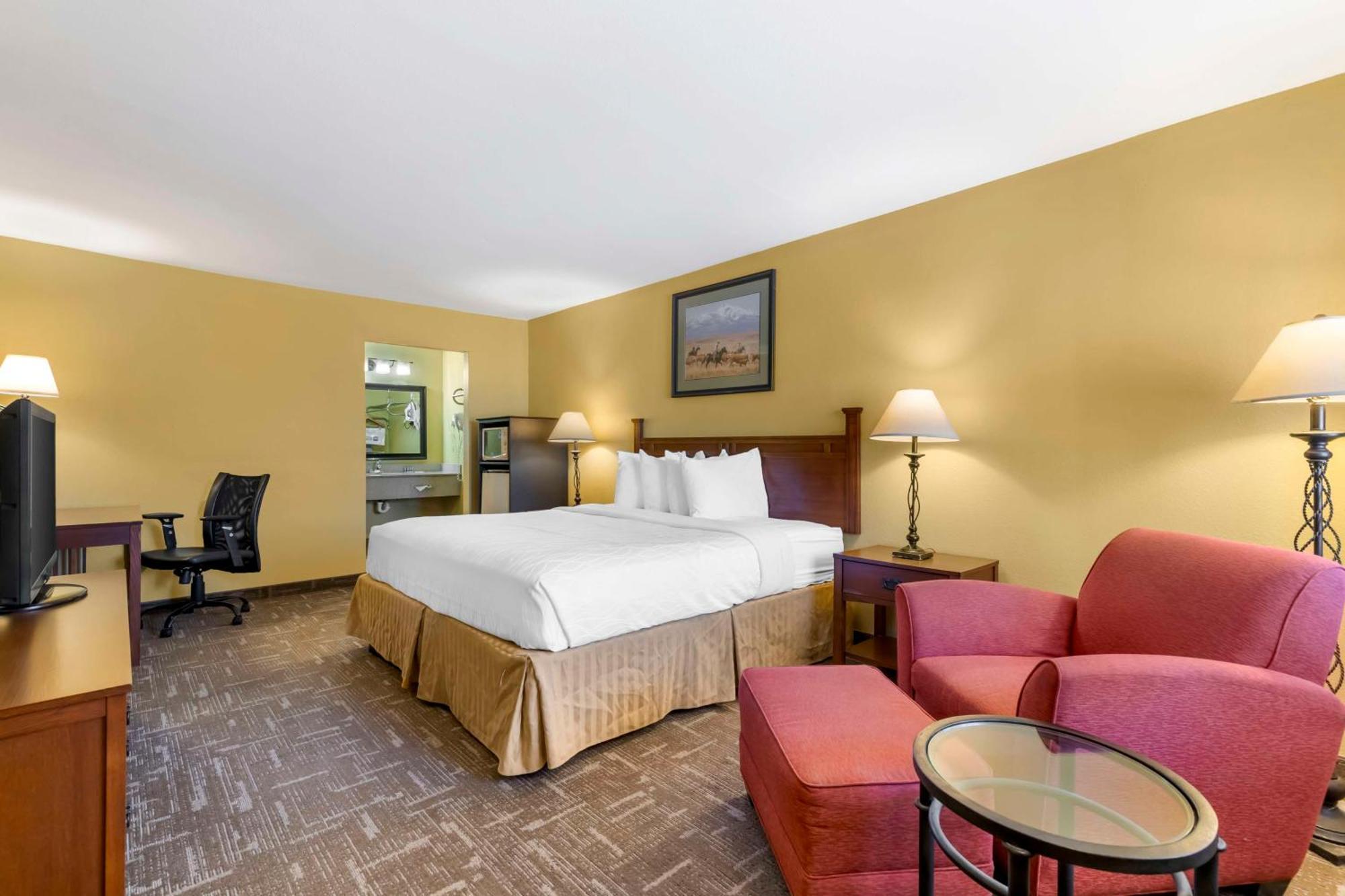 Best Western Executive Inn Hallettsville Exterior photo