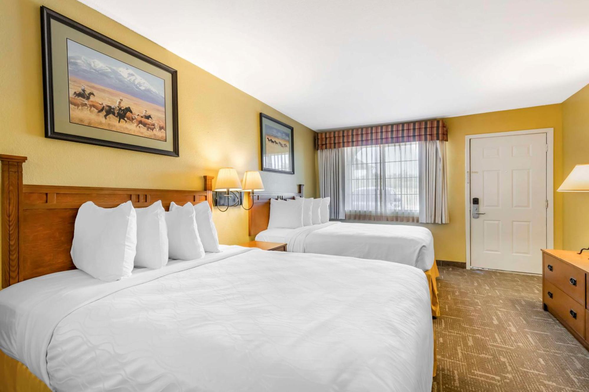 Best Western Executive Inn Hallettsville Exterior photo