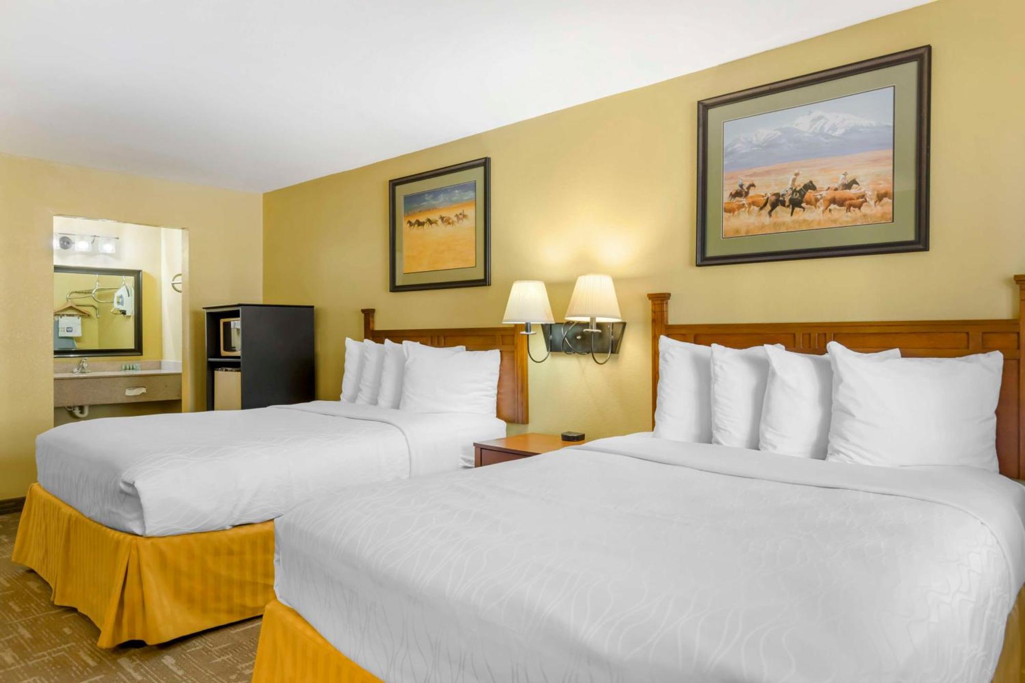 Best Western Executive Inn Hallettsville Exterior photo