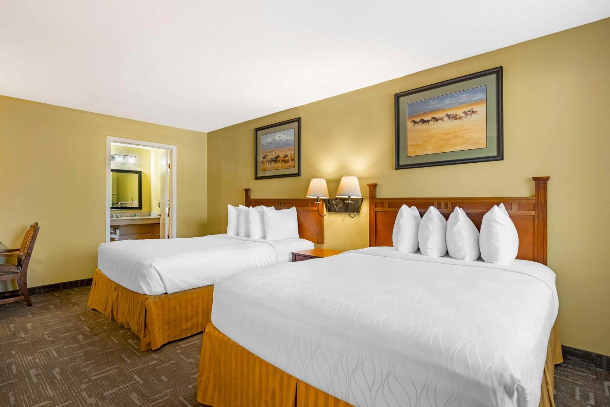 Best Western Executive Inn Hallettsville Exterior photo